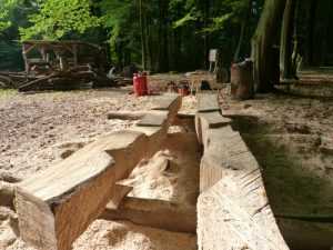Fertigstellung der Holzskulptur