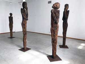 Kunstausstellung Holzskulpturen der Galerie Süd Magdeburg